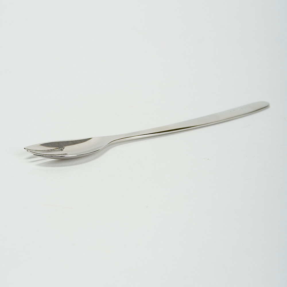 CUT-L10 �J�b�g�t�H�[�N��L�n���h���F�ߎʐ^
